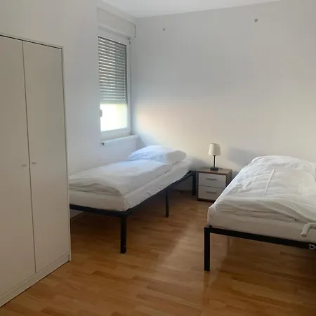 Monteurwohnung In Aschersleben, 2 Zimmer, Kueche, Bad, Max 4 Personen Apartment Aschersleben