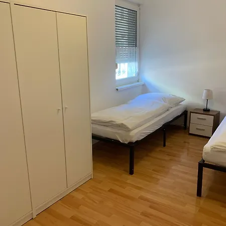 Monteurwohnung In Aschersleben, 2 Zimmer, Kueche, Bad, Max 4 Personen Apartment *