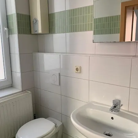 Apartment Monteurwohnung In Aschersleben, 2 Zimmer, Kueche, Bad, Max 4 Personen