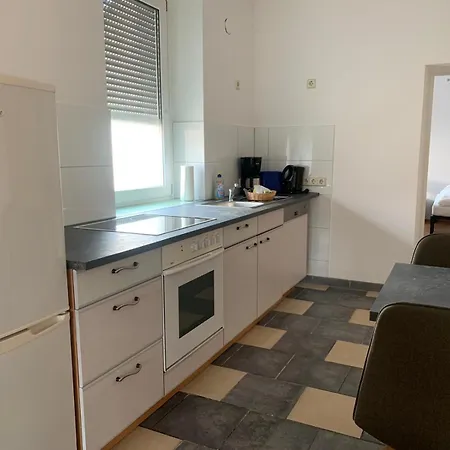 Monteurwohnung In Aschersleben, 2 Zimmer, Kueche, Bad, Max 4 Personen *