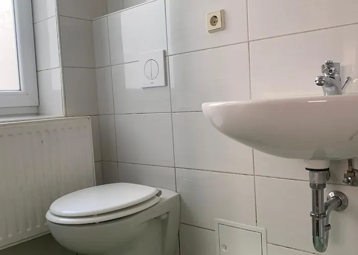 Monteurwohnung In Aschersleben, 2 Zimmer, Kueche, Bad, Max 4 Personen アパート